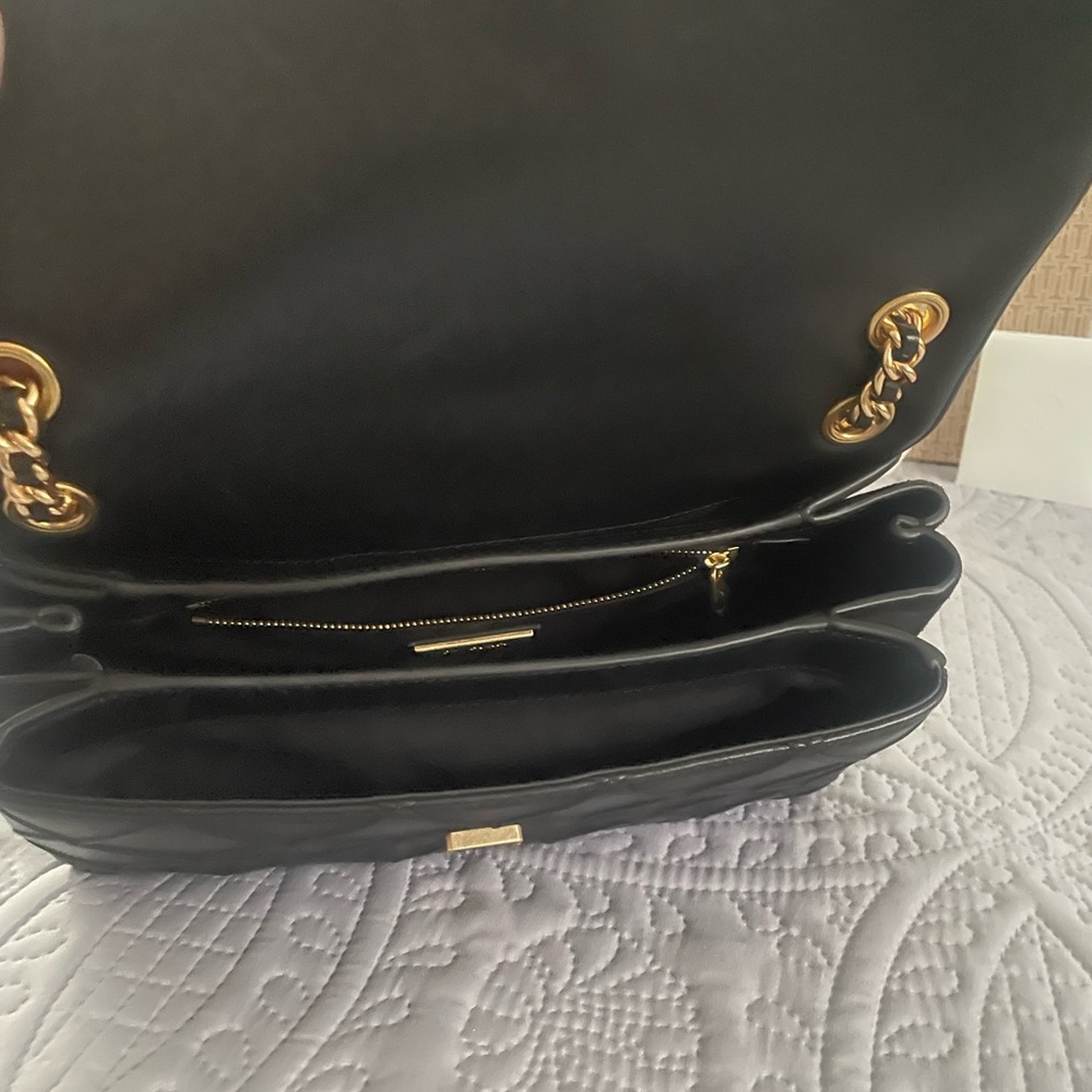 Tory Burch Fleming Black Quilted Shoulder Bag - Picture 4 of 5